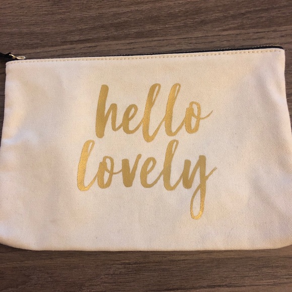 Hello Lovely Makeup Bag🎀 - Picture 1 of 2